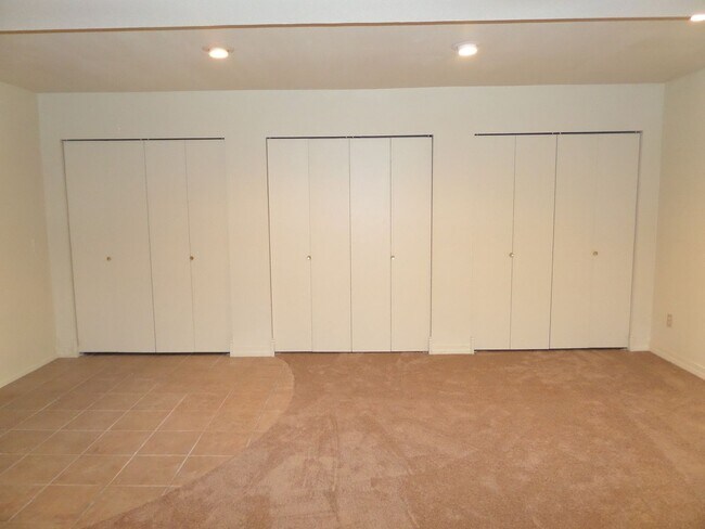 Building Photo - Fantastic HUGE Remodeled 4 Bedroom Home Wi...