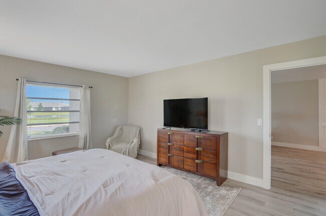 Building Photo - 13719 Via Aurora