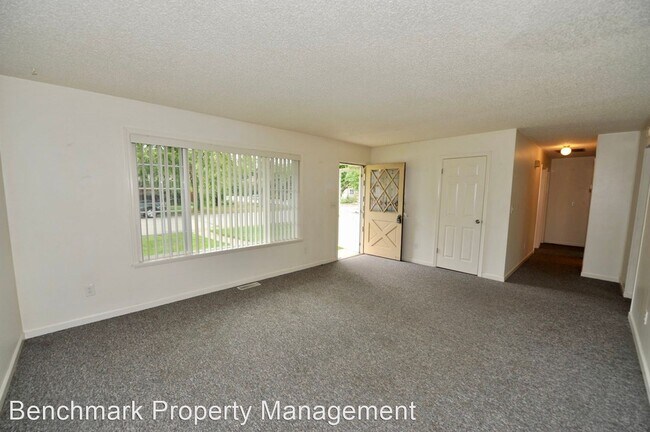 Building Photo - 4 br, 1 bath House - 224 S. 2nd Ave