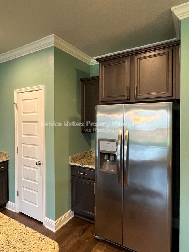 Building Photo - 4533 Oak Orchard Cir