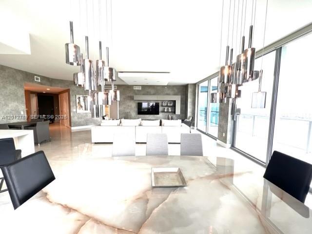 Building Photo - 17111 Biscayne Blvd