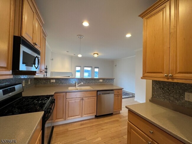 Building Photo - 74 Bertrand Island Rd