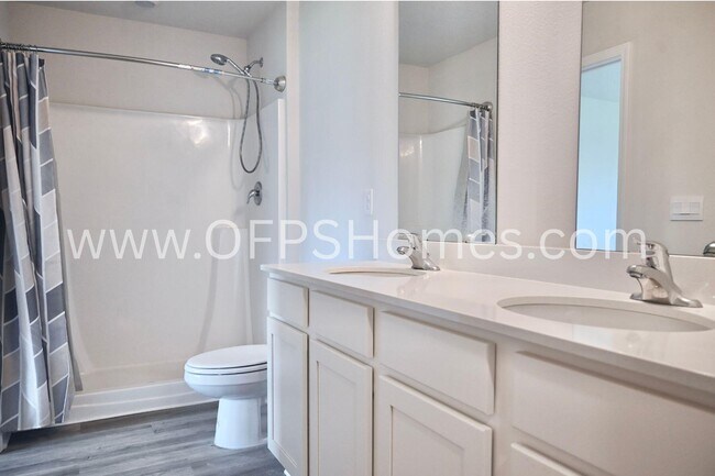 Building Photo - 429 Scarborough St