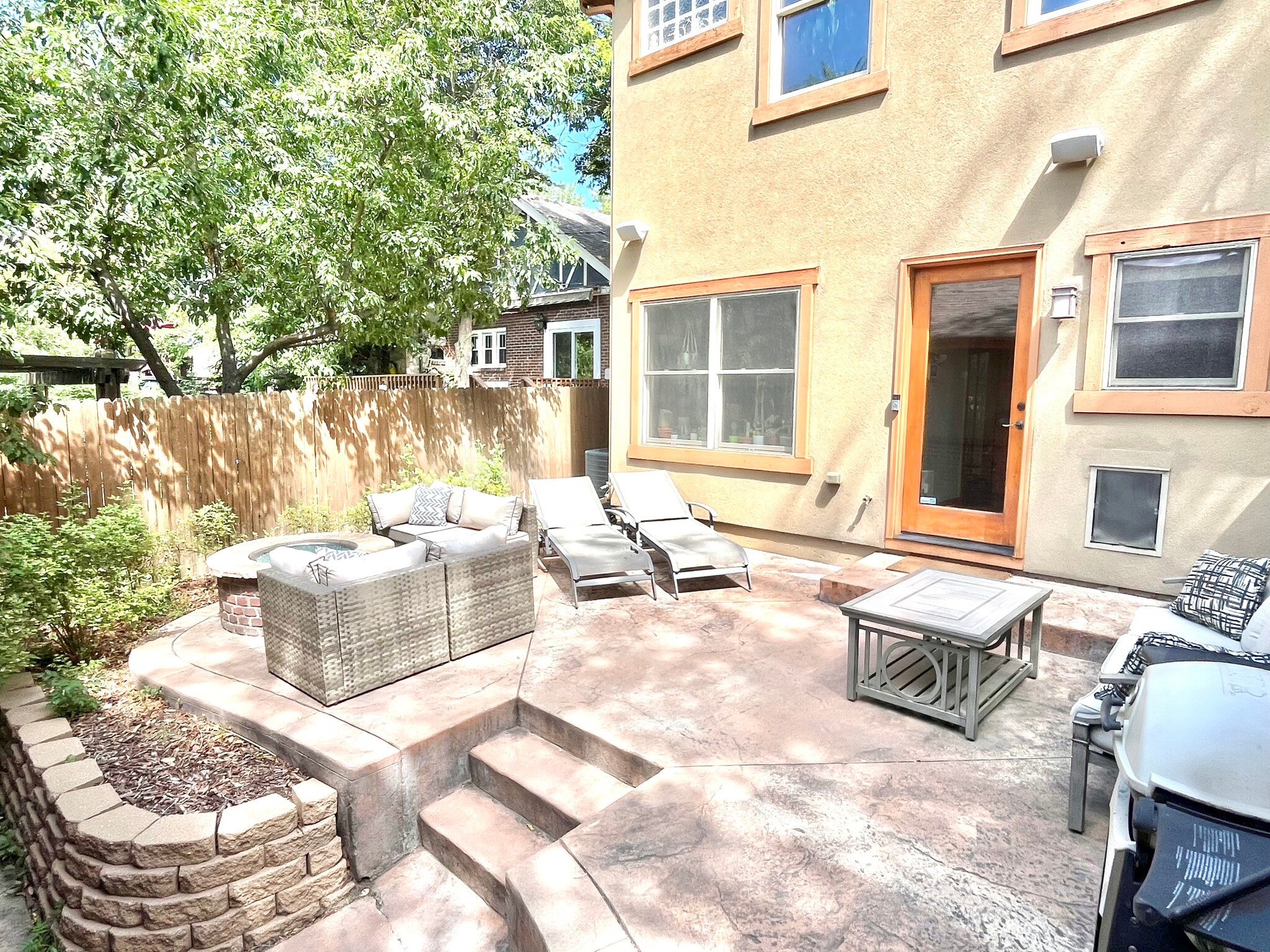 Building Photo - 775 S Corona St