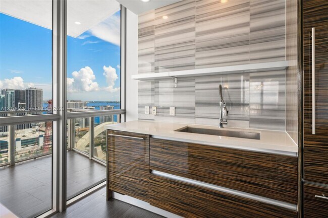 Building Photo - 1100 Biscayne Blvd