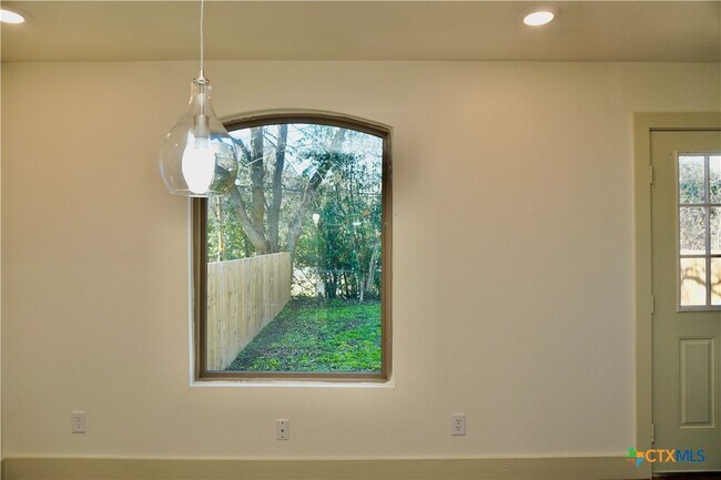 Building Photo - 1019 Haynes St