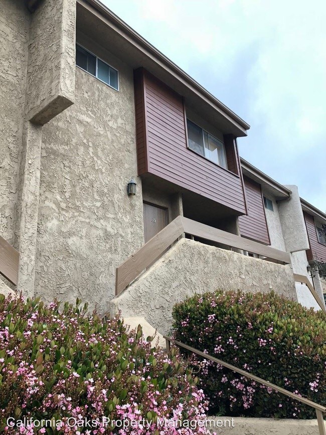 Building Photo - 735 County Square Dr