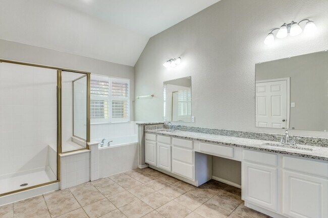 Building Photo - 8708 Falcon View Dr