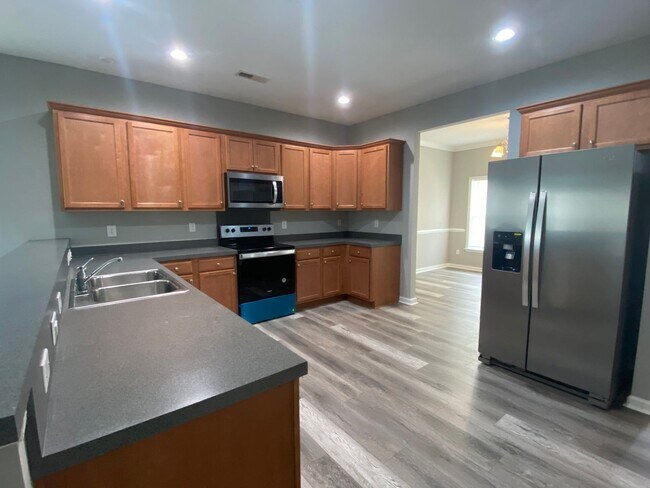 Building Photo - Home Highwoods Plantation