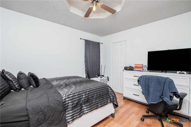 Building Photo - 1410 Windsor Cir