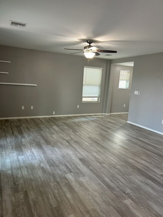 Building Photo - Three bedroom 2.5 bath two story home