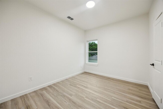 Building Photo - NEVER BEEN LIVED IN, NEW CONSTRUCTION!