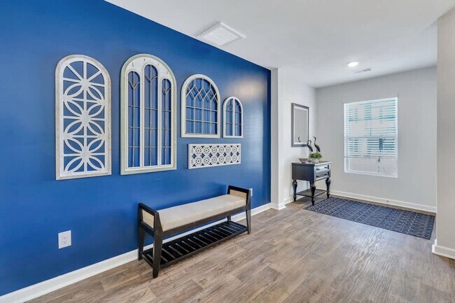 Building Photo - 321 Dogwood Cir