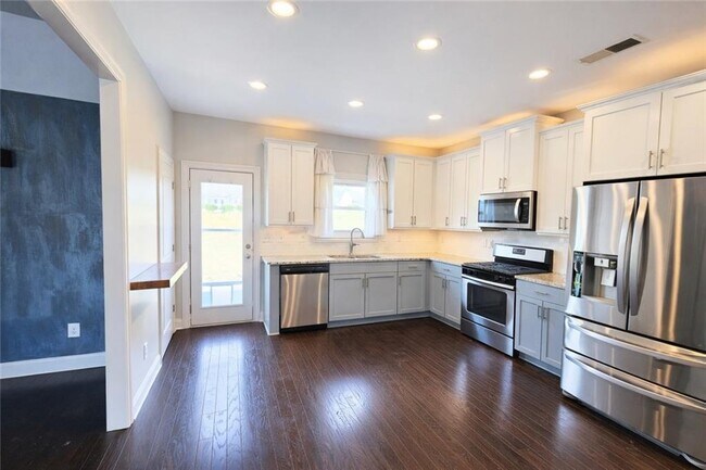 Building Photo - 821 Westmoreland Circle Northwest