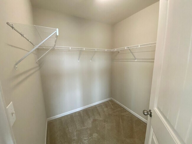 Building Photo - **Charming 3/2.5 Townhome in Clayton**