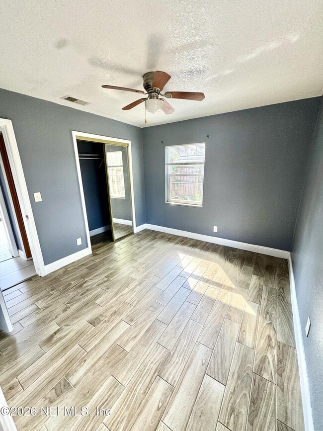 Building Photo - 5415 Lori Dr S