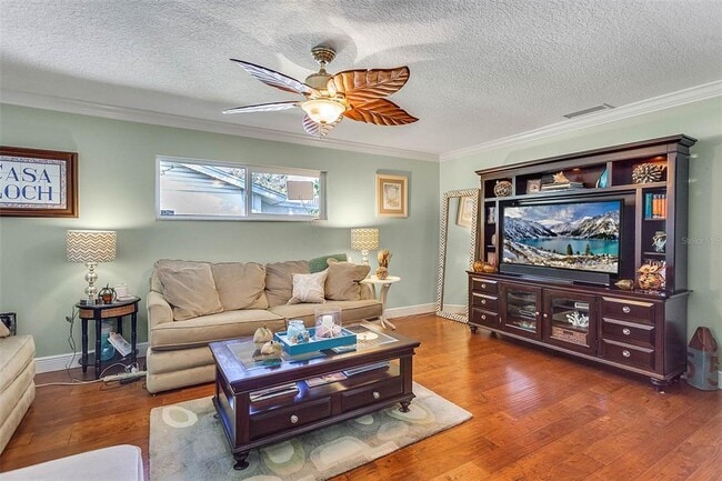 Building Photo - 952 Fairway Dr