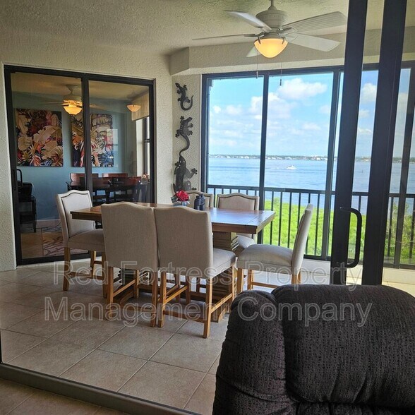 Building Photo - 11600 Court of Palms