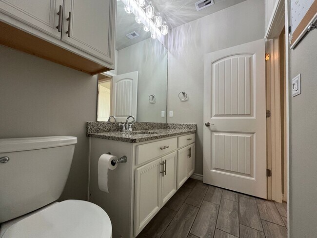 Building Photo - WALKING DISTANCE FROM OSO BAY WETLAND PRES...