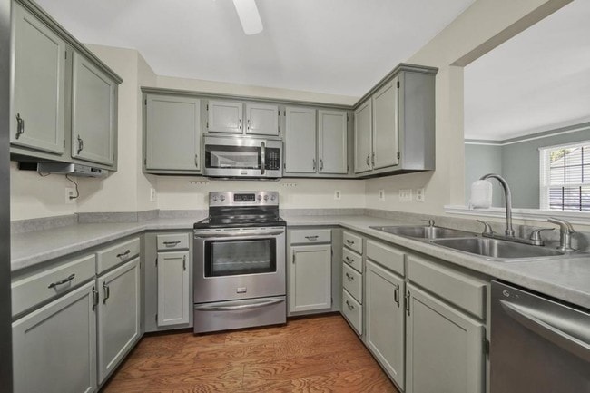 Building Photo - 12600 Diamond Dr