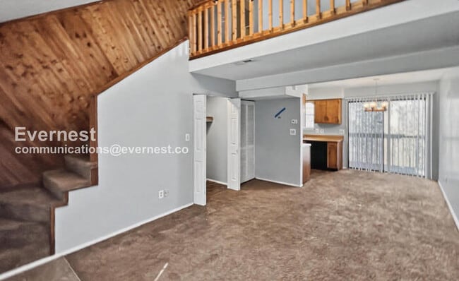 Building Photo - 3309 Pinewood Terrace