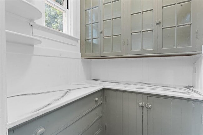 Building Photo - 335 Blackstone St