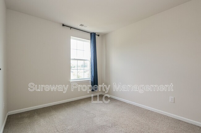 Building Photo - 66 Arlotta St