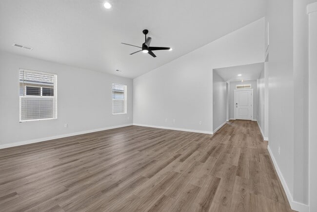 Building Photo - Brand New 4bd/2ba Single Level Nampa Home w/3-Car Garage