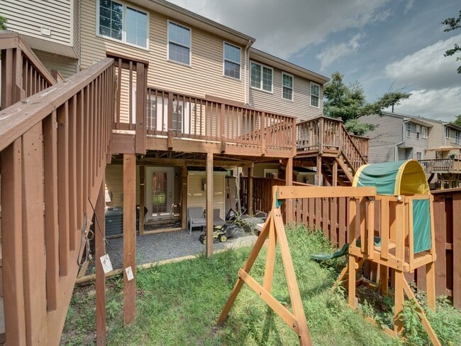 Building Photo - 3019 Spice Bush Rd