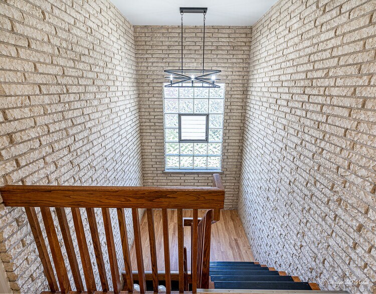 Building Photo - 7600 W Lawrence Ave