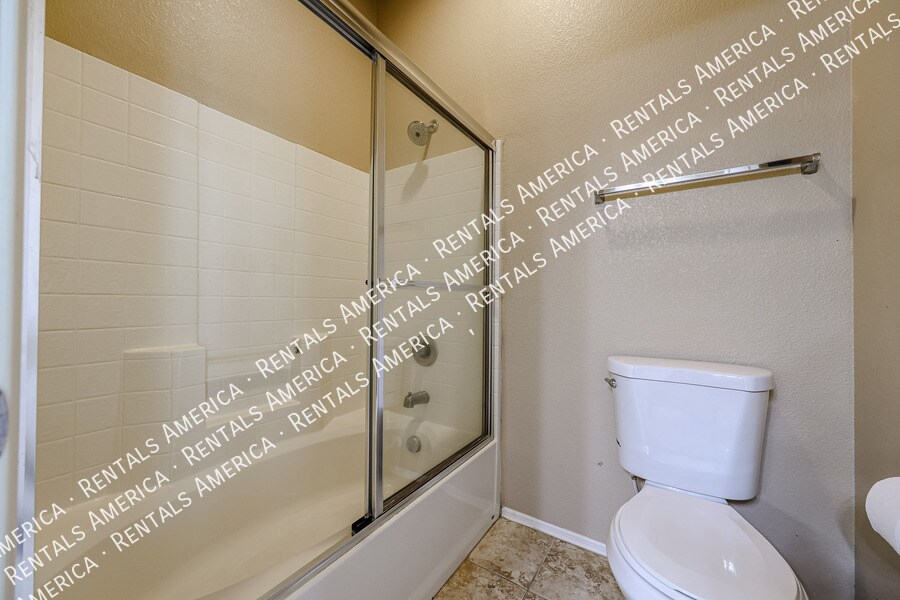 Building Photo - 2401 E Rio Salado Pky