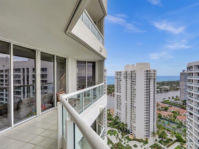 Building Photo - 21205 Yacht Club Dr