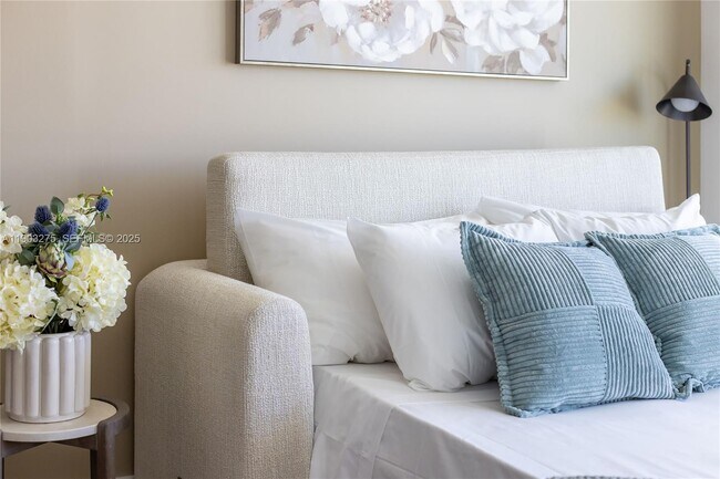 Building Photo - 580 72nd St