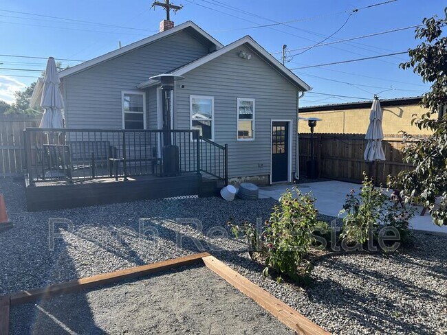 Building Photo - 390 S Garrison St