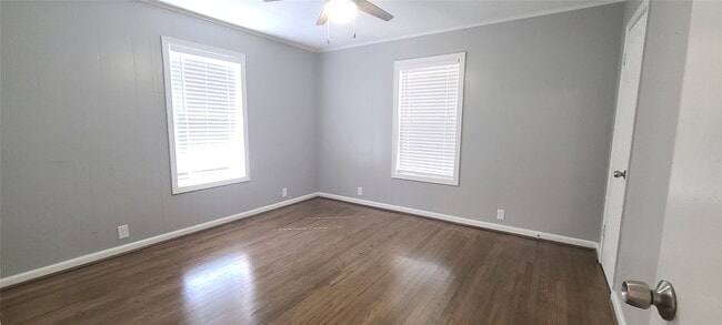 Building Photo - 1418 N Roberson St