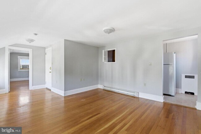 Building Photo - 142 N Washington St
