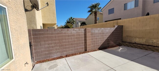 Building Photo - 9229 Millikan Ave