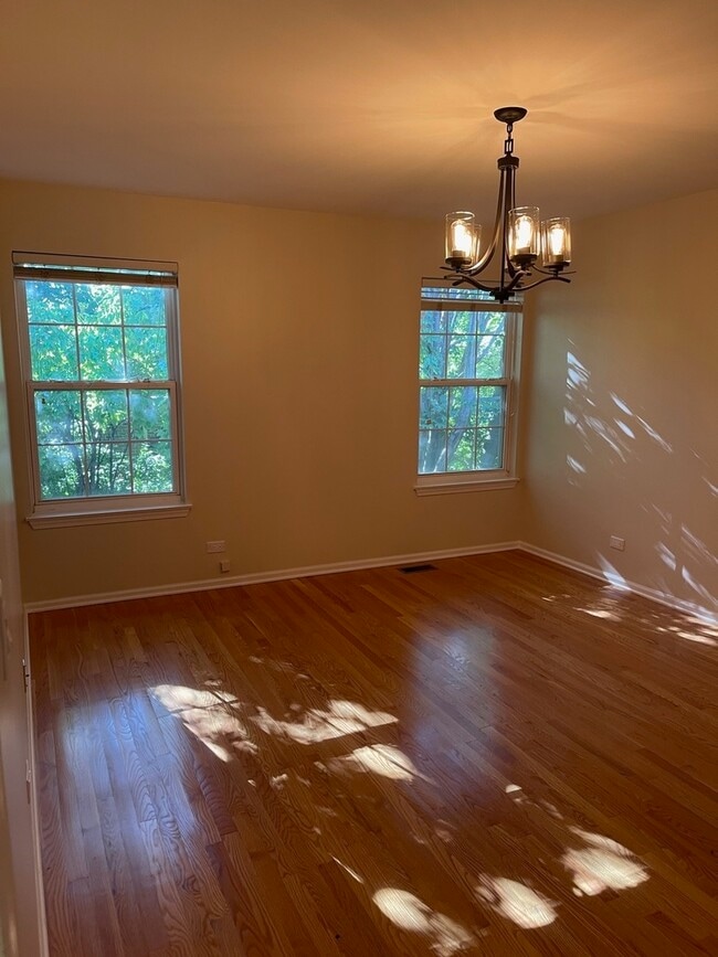 Building Photo - 1220 S Christine Ct