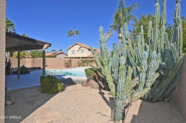 Building Photo - 5730 E Gelding Dr