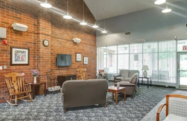 Building Photo - 201 W Delaware St