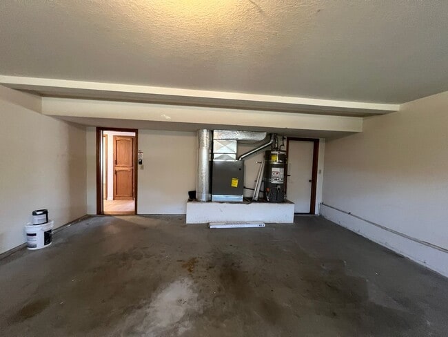Building Photo - 479 Anchor St