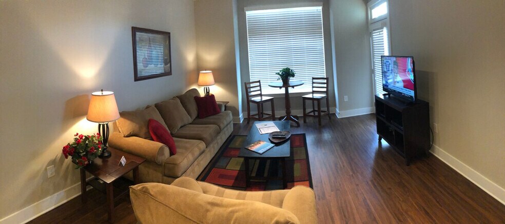 Primary Photo - 2917 Camden Park Pl