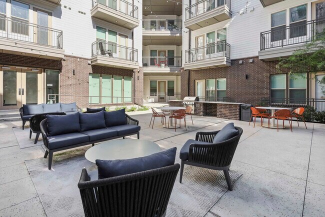 Building Photo - 13701 Montfort Dr