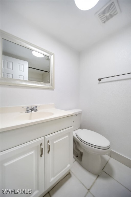 Building Photo - 4621 Bayshore Dr