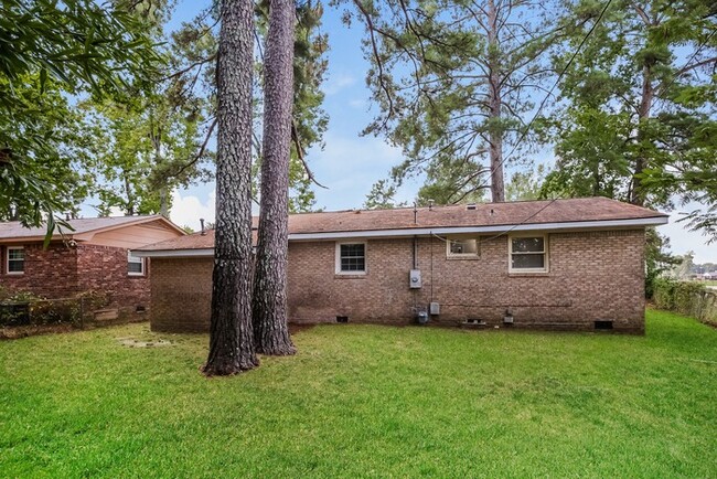 Building Photo - Beautiful 4  Bedroom Home Close to I-77!