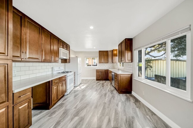 Building Photo - 9714 MacArthur Blvd