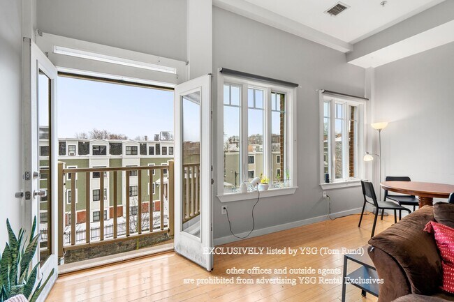 Building Photo - 1431 Tremont St