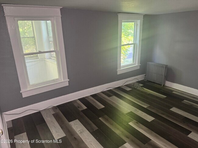 Building Photo - 219 N Bromley Ave