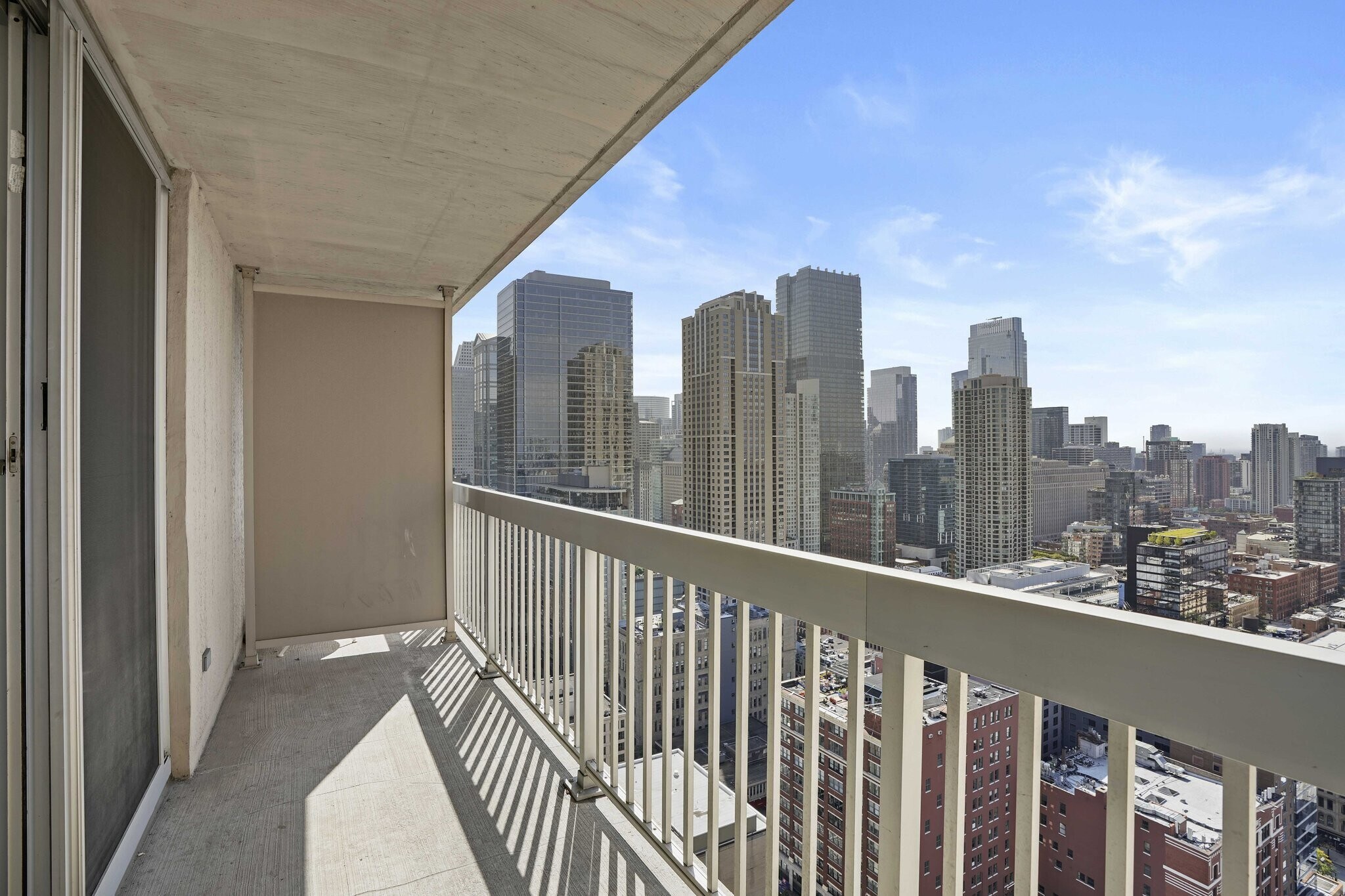 Building Photo - 598 N State St