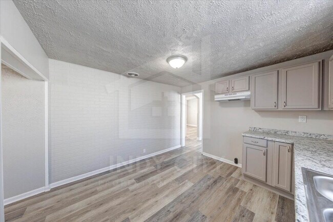 Building Photo - 3639 N Emerson Ave